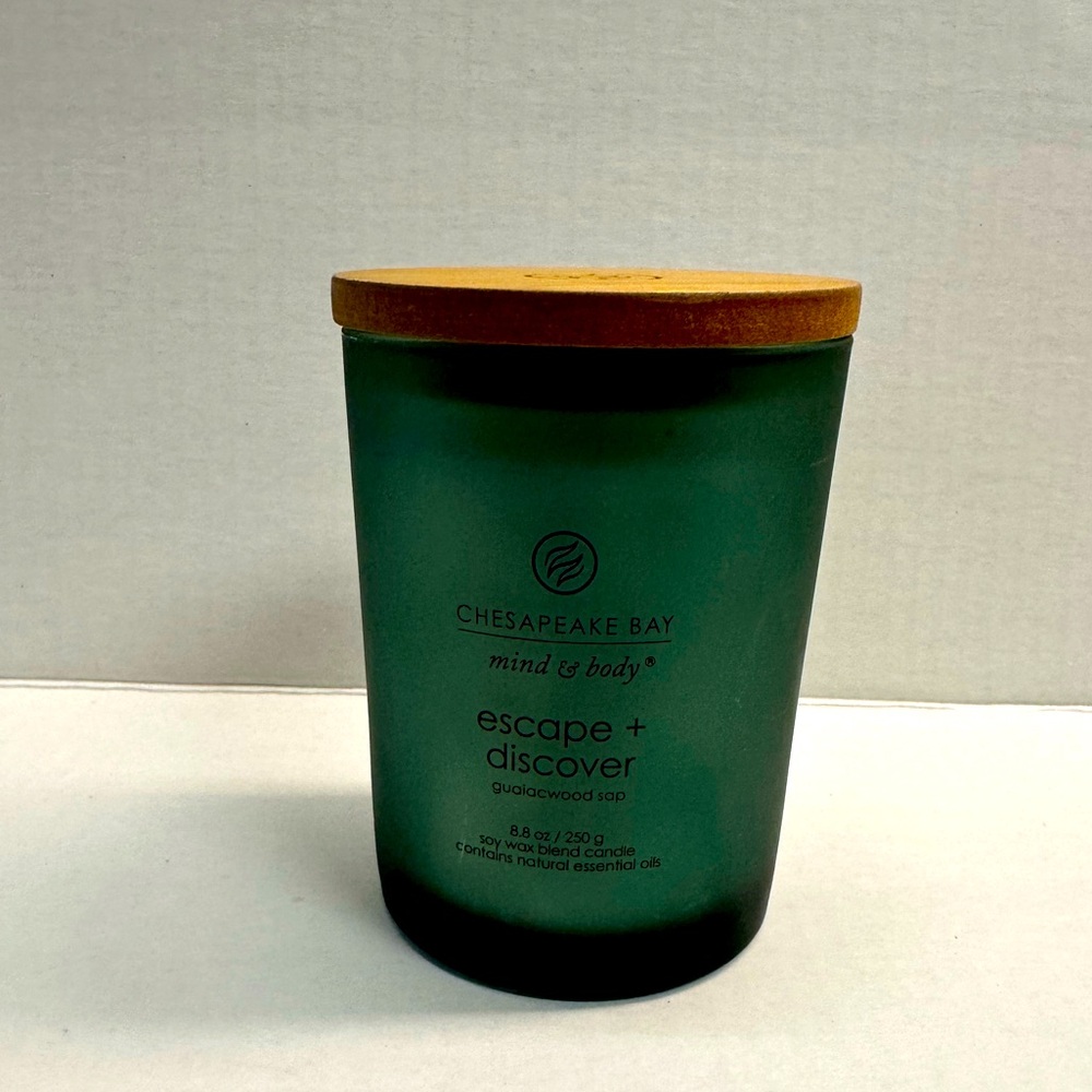 Chesapeake Bay Green Candle with Wooden Lid